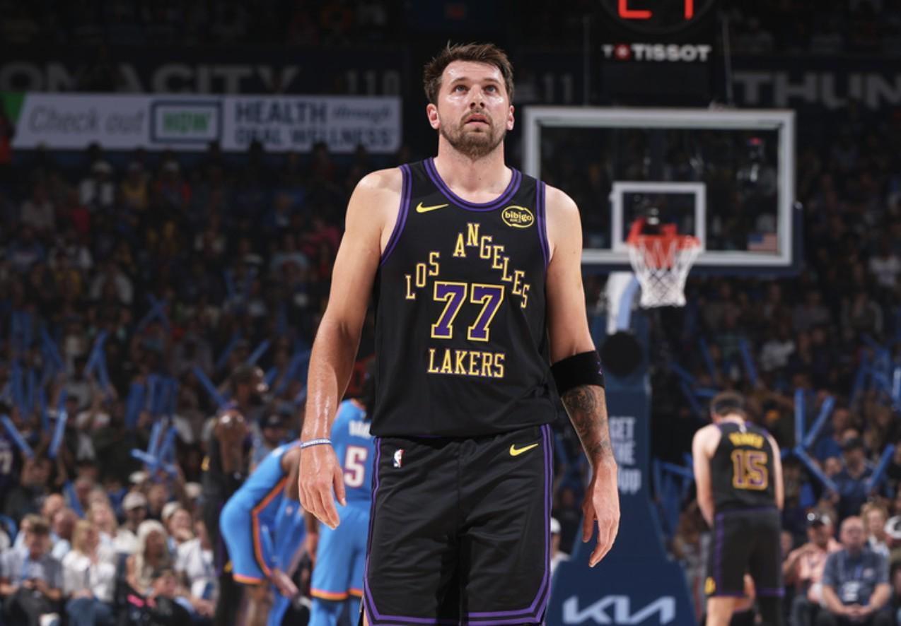 世界杯官方安装-ESPN：东契奇左腿筋受伤，将在当地时间周五进行核磁共振检查